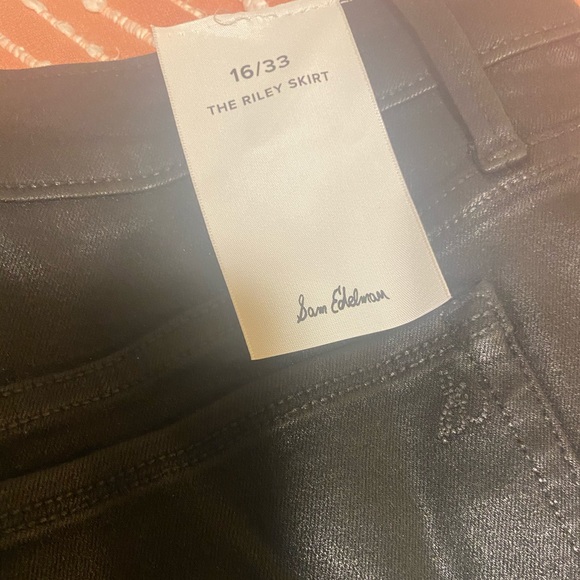 Black skirt - Picture 3 of 4